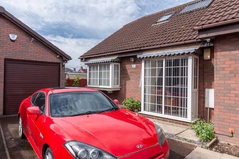 3 bed house for sale in Briar Court, Ollerton , NG22  - Property Image 1