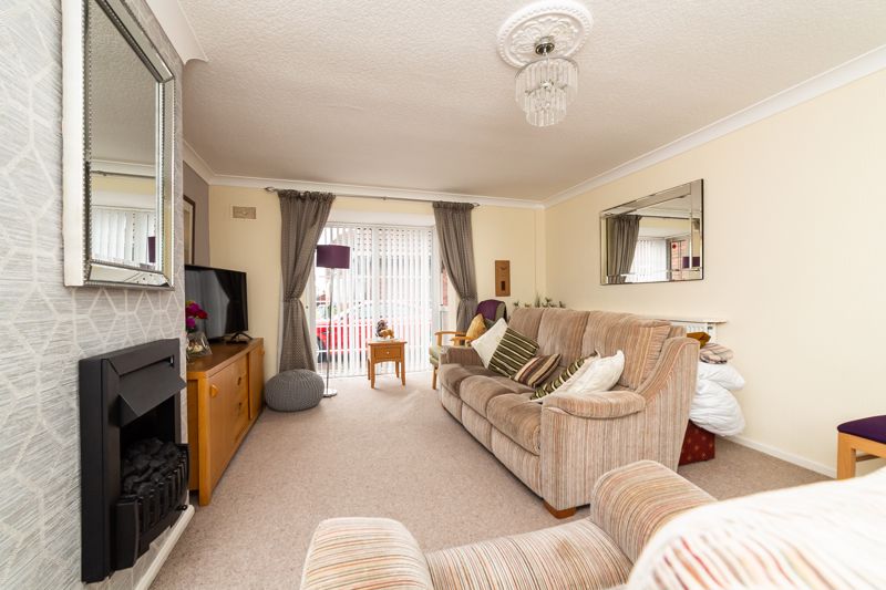 3 bed house for sale in Briar Court, Ollerton , NG22  - Property Image 3