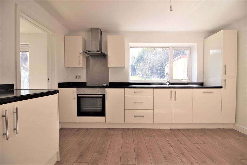 4 bed house for sale in The Markhams, New Ollerton, NG22  - Property Image 14
