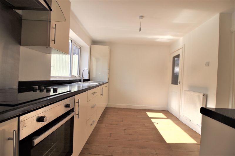 4 bed house for sale in The Markhams, New Ollerton, NG22  - Property Image 16