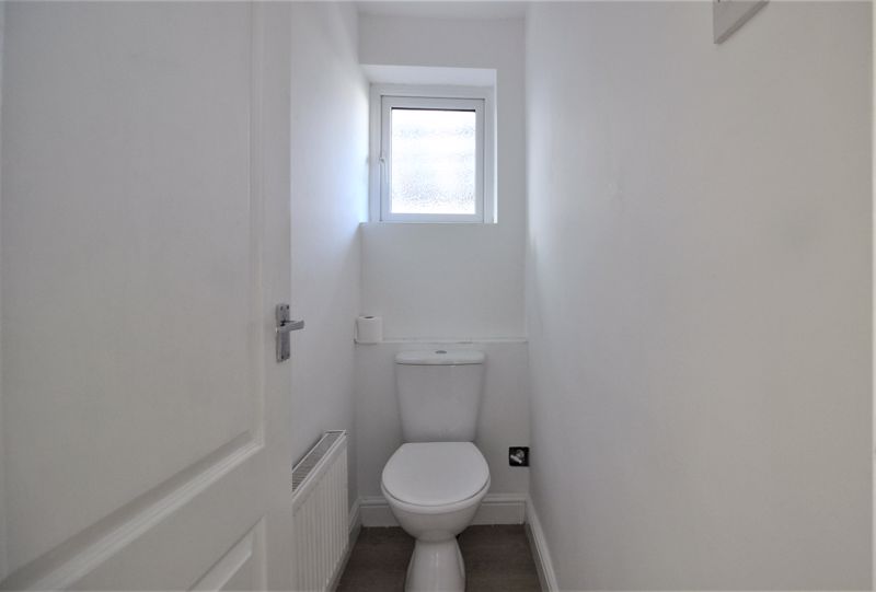 4 bed house for sale in The Markhams, New Ollerton, NG22 4