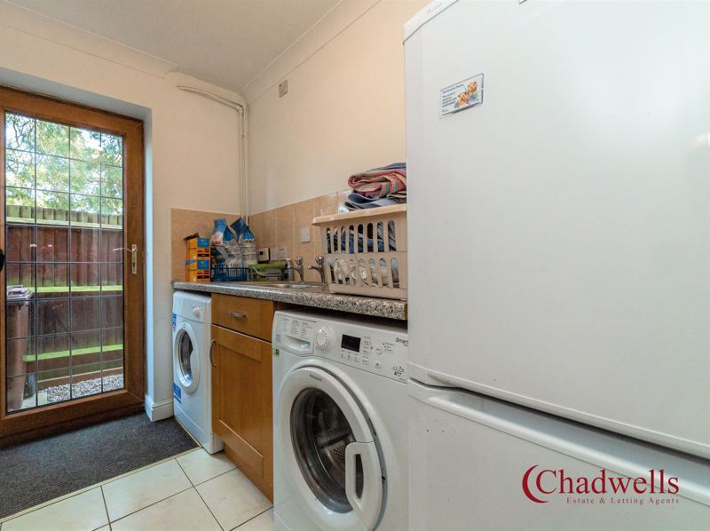 5 bed house for sale in Occupation Lane, Edwinstowe, NG21  - Property Image 5