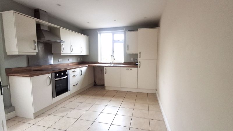 3 bed house to rent in Forest Road, New Ollerton, NG22 2