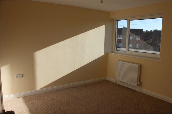 3 bed house to rent in Birkdale Avenue, NEWARK, NG22 4