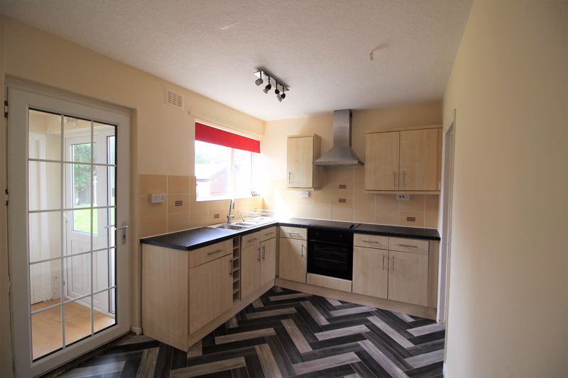 3 bed house for sale in Lansbury Road, Edwinstowe, NG21 3