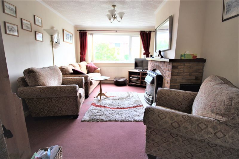 3 bed house for sale in Maltkiln Close, Ollerton, NG22  - Property Image 2