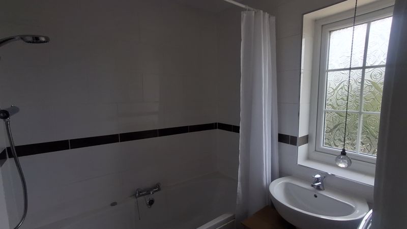 3 bed house to rent in Breck Bank Crescent, Ollerton, NG22 8