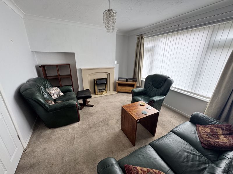 3 bed house for sale in Beardsley Road, Edwinstowe, NG21  - Property Image 2