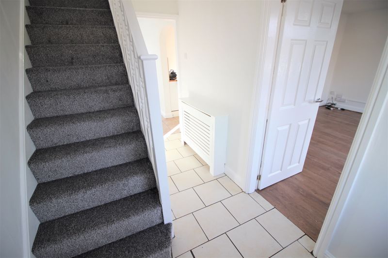 3 bed house to rent in Chestnut Drive, NEWARK, NG22  - Property Image 2