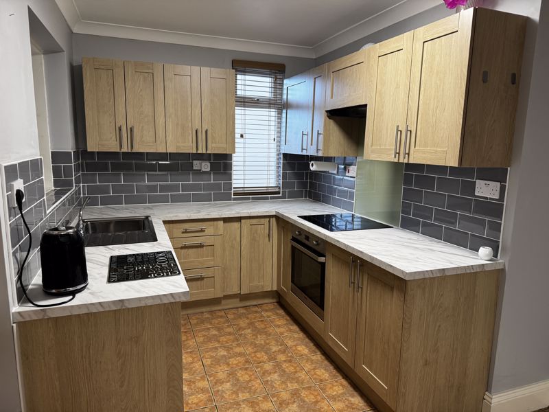 4 bed house for sale in Poplar Street, Ollerton, NG22 7