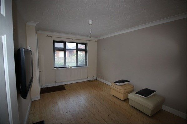 2 bed house to rent in Pinewood Avenue, Edwinstowe, NG21 2