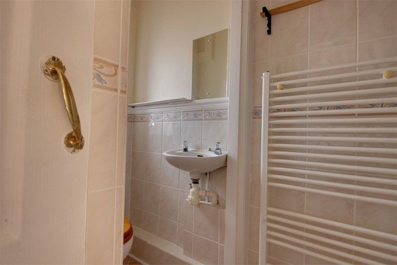 2 bed flat to rent in Pecks Hill, Mansfield, NG18 11
