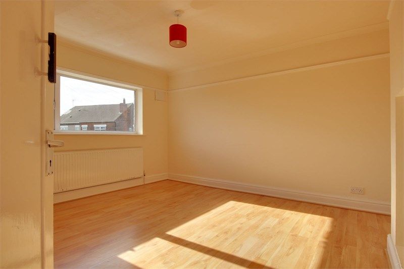 2 bed flat to rent in Pecks Hill, Mansfield, NG18 6