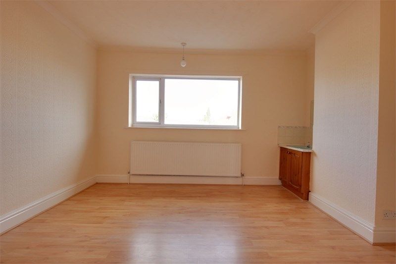 2 bed flat to rent in Pecks Hill, Mansfield, NG18 7