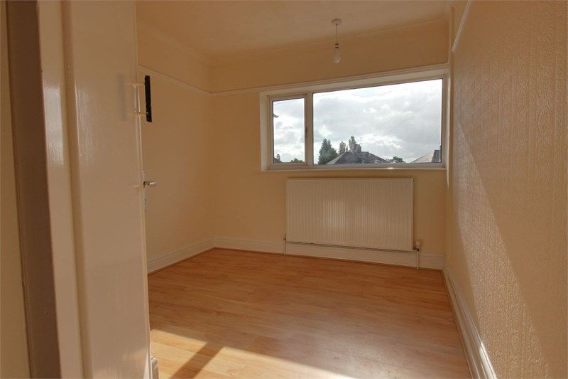 2 bed flat to rent in Pecks Hill, Mansfield, NG18 9