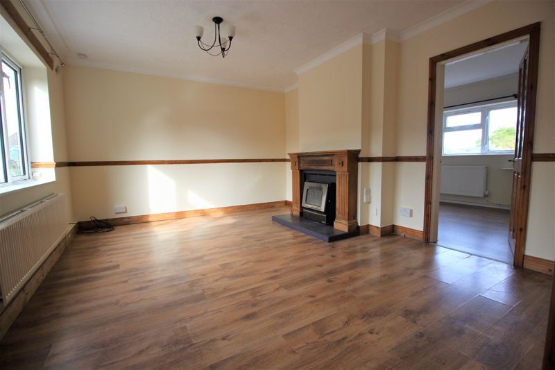 3 bed house to rent in Triumph Close, EAKRING, NG22  - Property Image 2