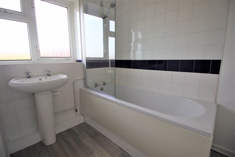 3 bed house to rent in Triumph Close, EAKRING, NG22  - Property Image 8