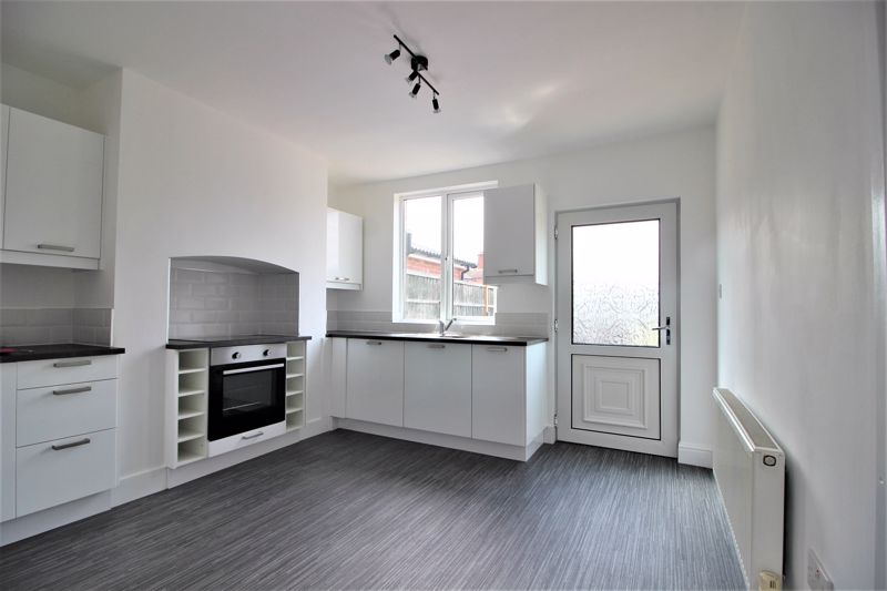 3 bed house to rent in Newark Road, New Ollerton , NG22 3