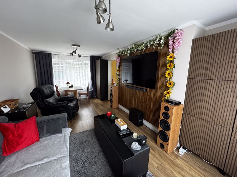 3 bed house for sale in The Markhams, Ollerton, NG22 3