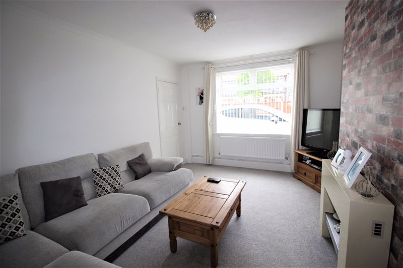 3 bed house for sale in Forest Road, New Ollerton, NG22  - Property Image 3
