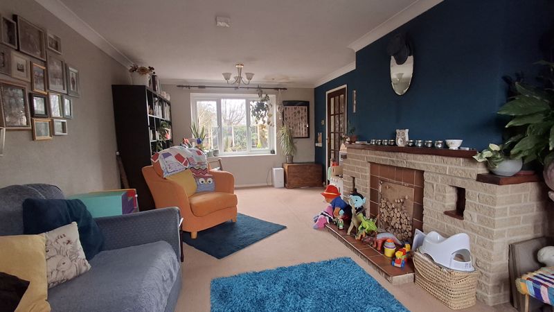 4 bed house for sale in The Markhams, Ollerton, NG22 2