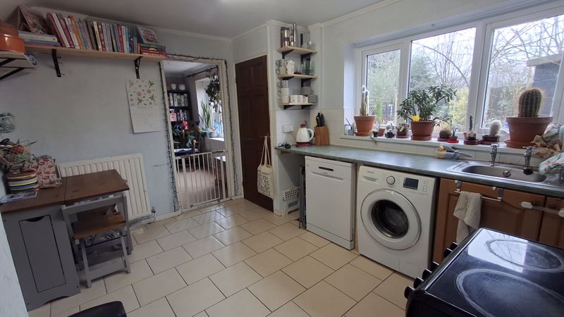 4 bed house for sale in The Markhams, Ollerton, NG22 4