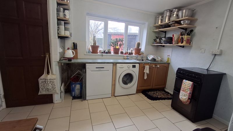 4 bed house for sale in The Markhams, Ollerton, NG22 5