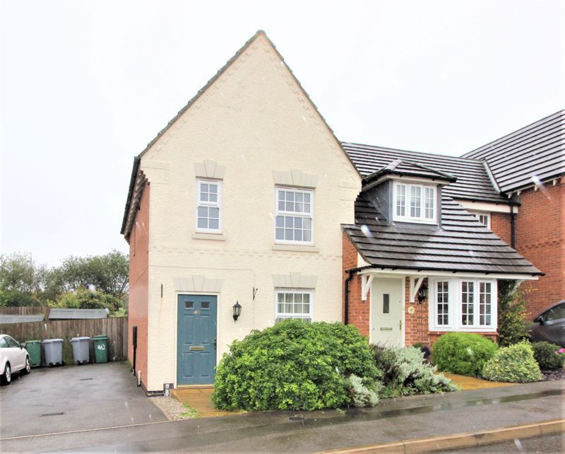 3 bed house to rent in The Hay Fields, Mansfield, NG21  - Property Image 1
