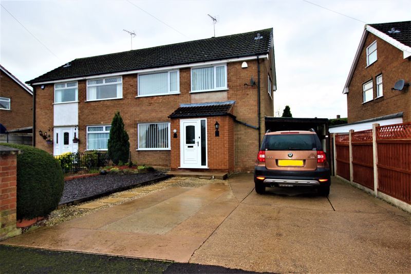 3 bed house for sale in Henton Road, Mansfield, NG21  - Property Image 1