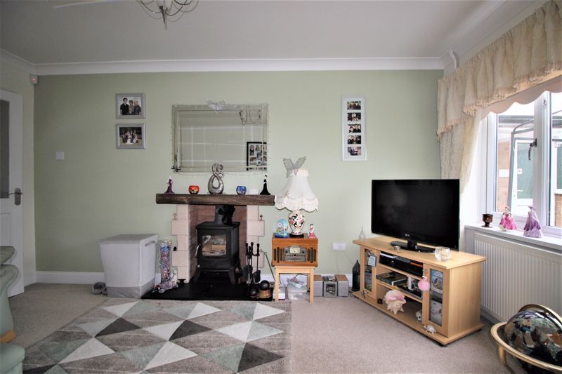 3 bed house for sale in Henton Road, Mansfield, NG21  - Property Image 3