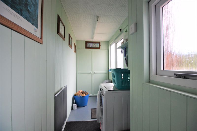 3 bed house for sale in Henton Road, Mansfield, NG21 9