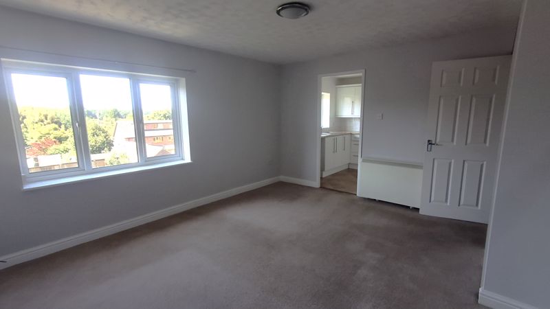 2 bed flat for sale in Church View, Ollerton, NG22  - Property Image 4