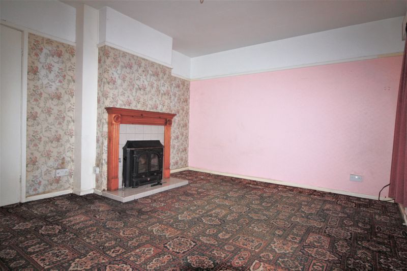 3 bed house for sale in Triumph Close, Eakring, NG22  - Property Image 2