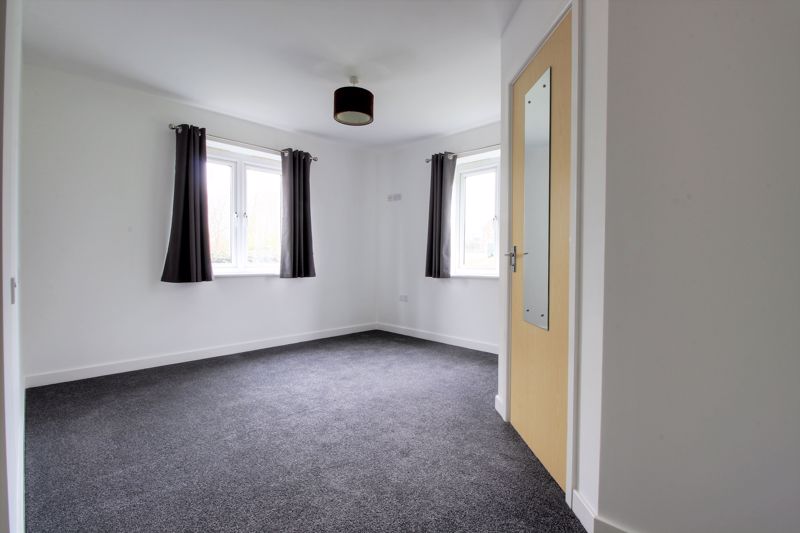 2 bed flat to rent in Trinity Road, Edwinstowe, NG21 2