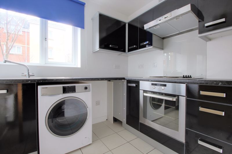 2 bed flat to rent in Trinity Road, Edwinstowe, NG21 12