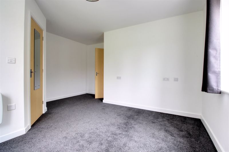 2 bed flat to rent in Trinity Road, Edwinstowe, NG21 4