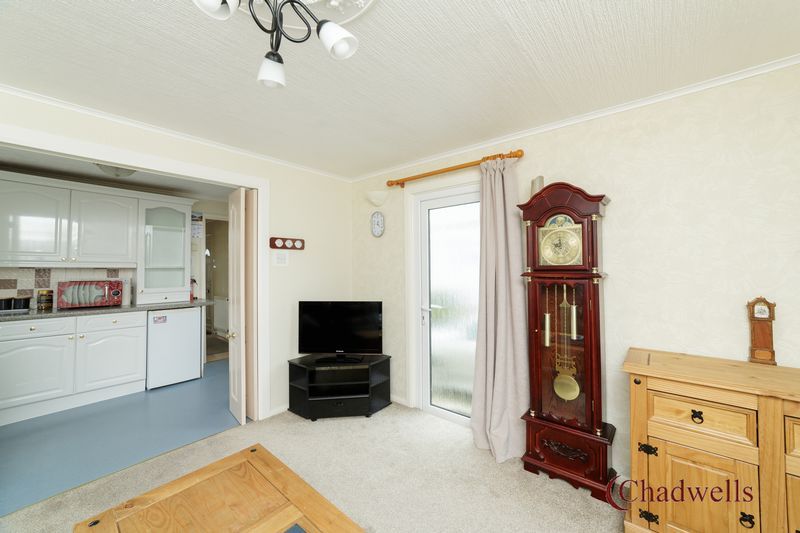2 bed bungalow for sale in Leighton Park Mickledale Lane, Bilsthorpe, NG22  - Property Image 3