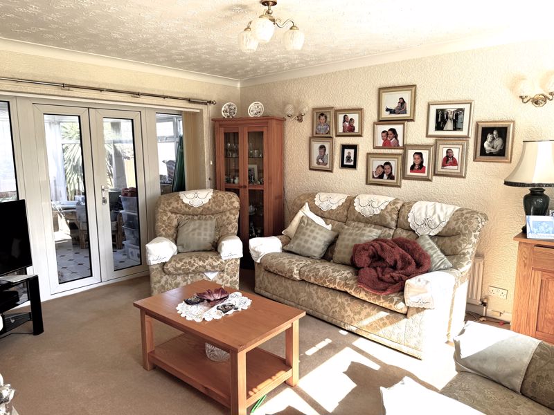 2 bed bungalow for sale in Griceson Close, Ollerton, NG22  - Property Image 2