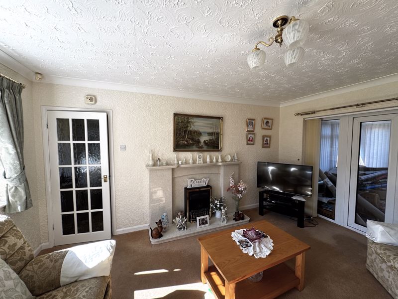 2 bed bungalow for sale in Griceson Close, Ollerton, NG22  - Property Image 4