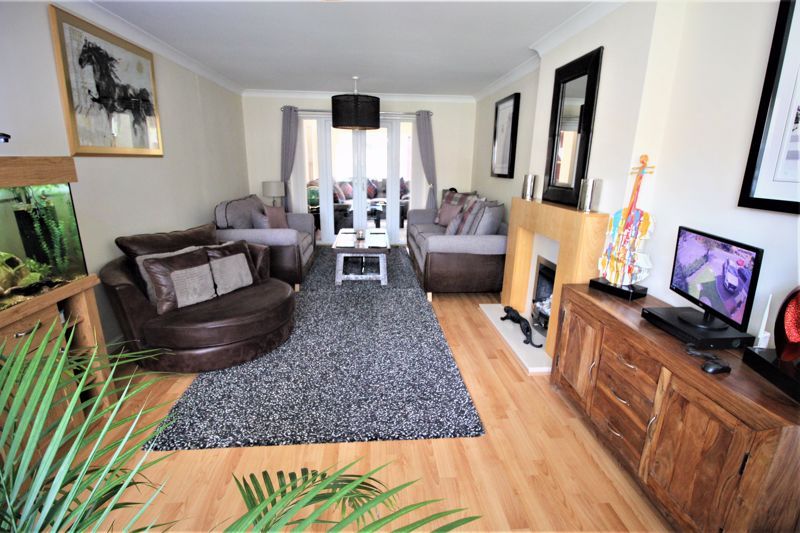 5 bed house for sale in Guylers Hill Drive, Clipstone Village, NG21 3