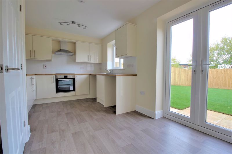 3 bed house to rent in Faraday Close, Newark, NG22 4