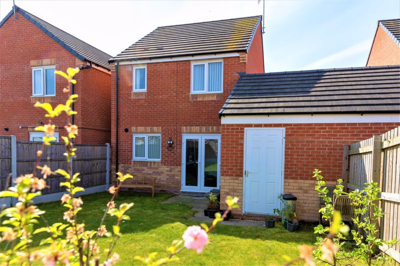3 bed house for sale in Griffin Road, New Ollerton, NG22  - Property Image 2