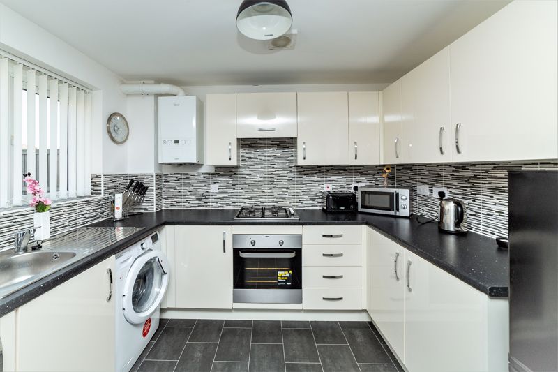3 bed house for sale in Griffin Road, New Ollerton, NG22  - Property Image 4