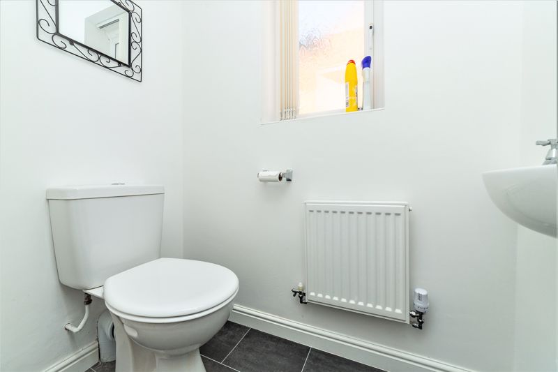 3 bed house for sale in Griffin Road, New Ollerton, NG22  - Property Image 9