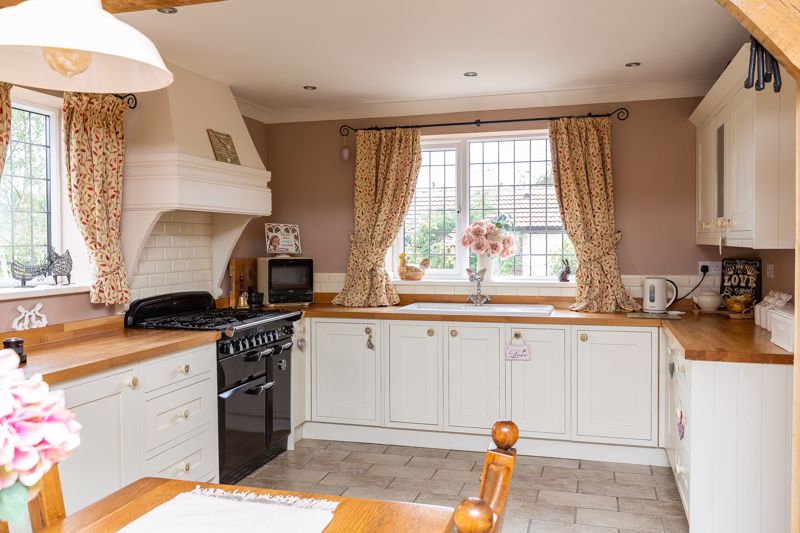 3 bed house for sale in New Hill, Walesby, NG22  - Property Image 4
