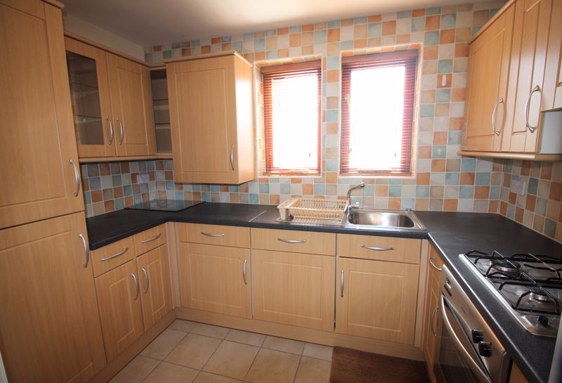 2 bed flat to rent in West Lane, Edwinstowe, NG21  - Property Image 2