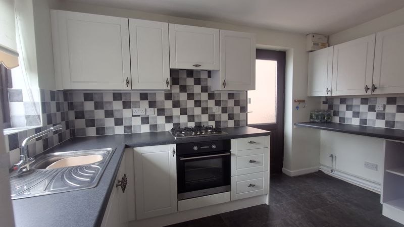 2 bed bungalow to rent in Woodhead Close, Edwinstowe, NG21  - Property Image 2