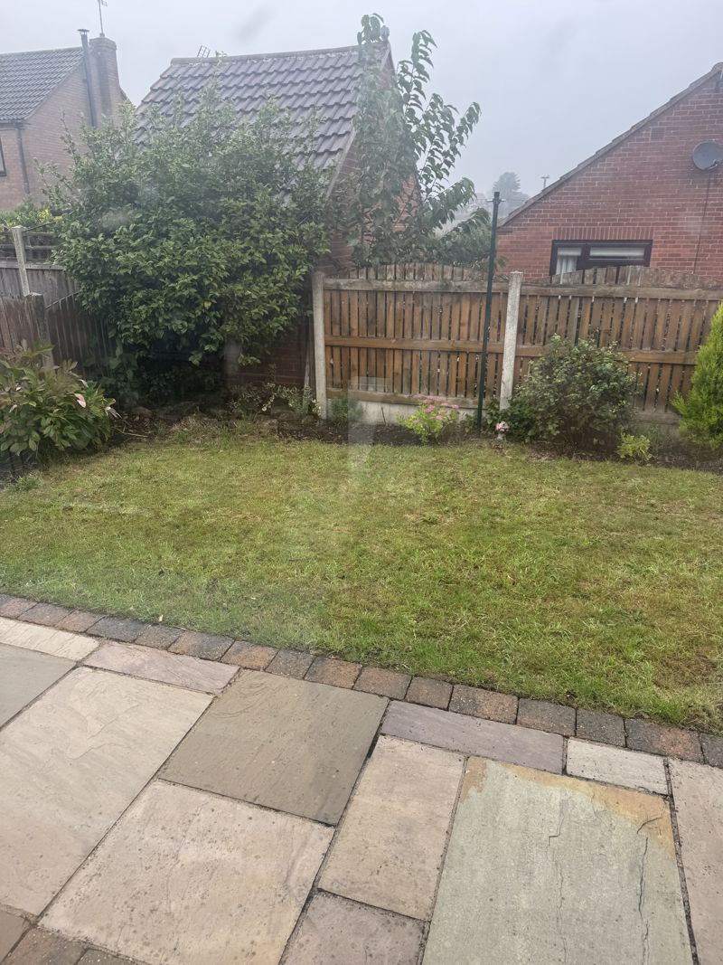 2 bed bungalow to rent in Woodhead Close, Edwinstowe, NG21  - Property Image 2