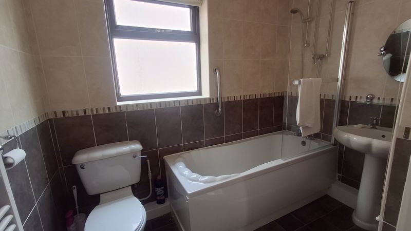 2 bed bungalow to rent in Woodhead Close, Edwinstowe, NG21  - Property Image 6