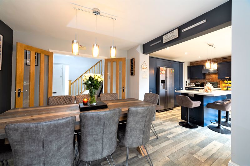 4 bed house for sale in Mansfield Road, Edwinstowe, NG21 2